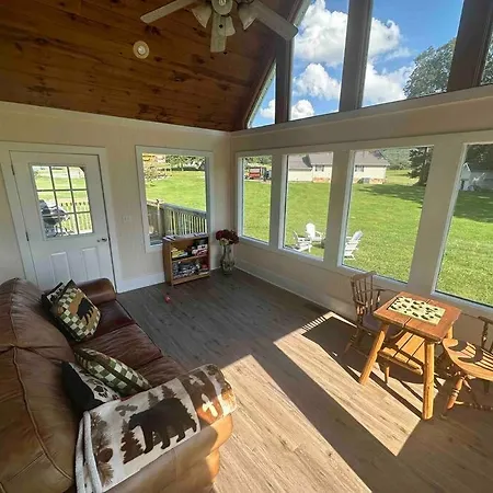 Bears Valley Inn - Great Location! - Peaceful, Children And Dog Friendly Retreat - Less Than 15 Min To All Attractions - Private Pool Club & Fishing Hole - Game Room With Tv Sevierville Exterior foto