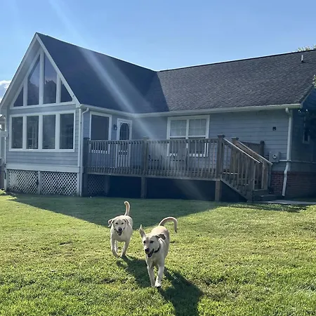 Bears Valley Inn - Great Location! - Peaceful, Children And Dog Friendly Retreat - Less Than 15 Min To All Attractions - Private Pool Club & Fishing Hole - Game Room With Tv Sevierville Exterior foto