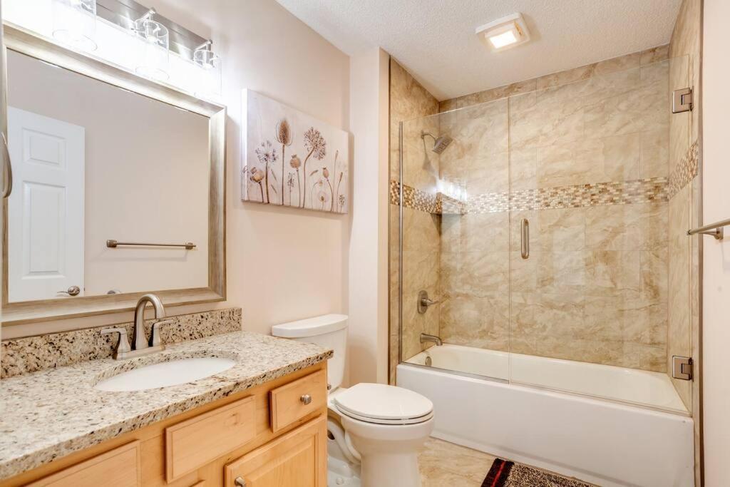 Holiday home Bears Valley Inn - Great Location! - Peaceful, Children And Dog Friendly Retreat - Less Than 15 Min To All Attractions - Private Pool Club & Fishing Hole - Game Room With Tv Sevierville