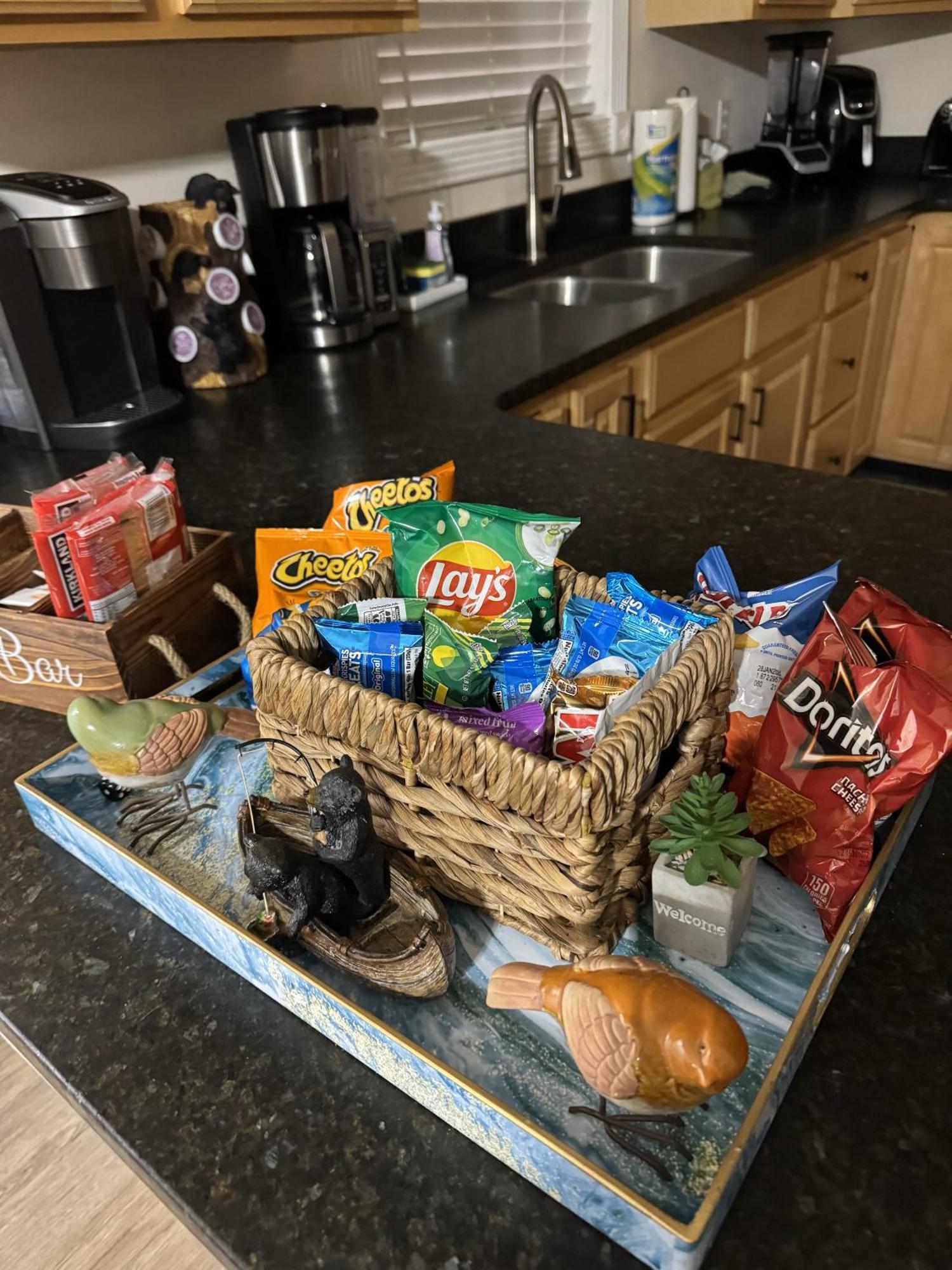 Bears Valley Inn - Great Location! - Peaceful, Children And Dog Friendly Retreat - Less Than 15 Min To All Attractions - Private Pool Club & Fishing Hole - Game Room With Tv Holiday home Sevierville